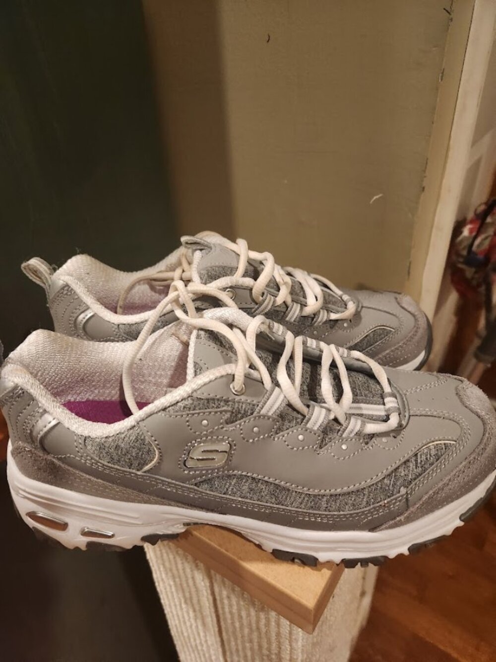 great pair of gray Skechers